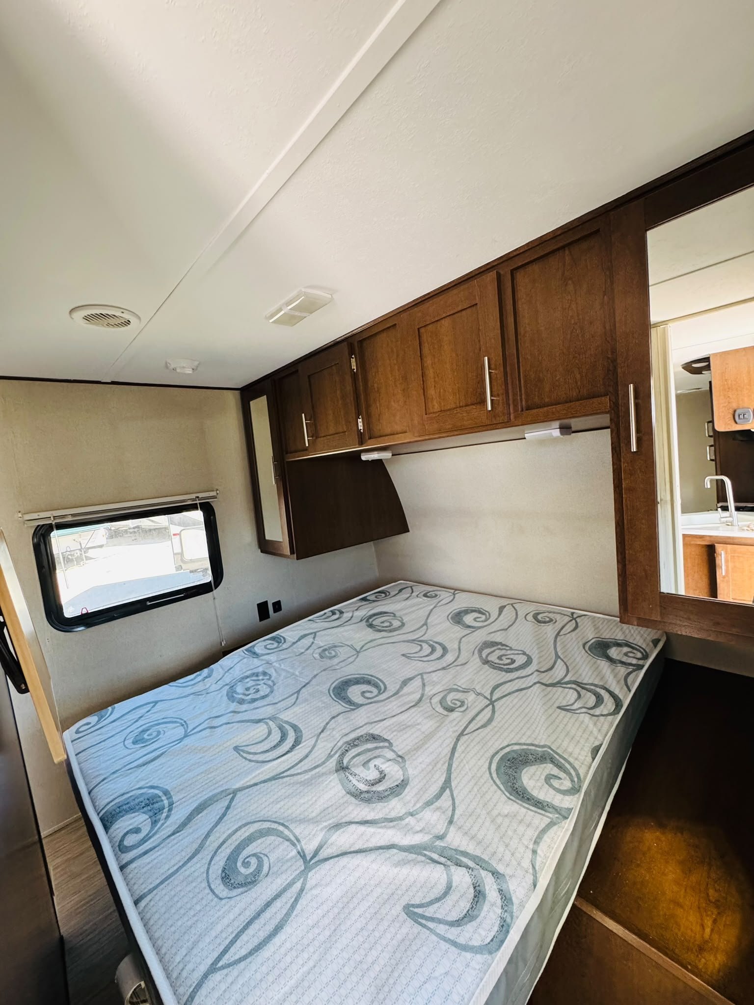 2019 FOREST RIVER AVENGER 29RBS