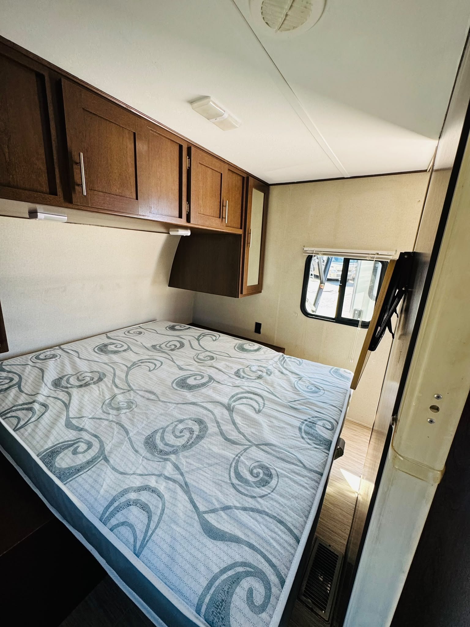 2019 FOREST RIVER AVENGER 29RBS