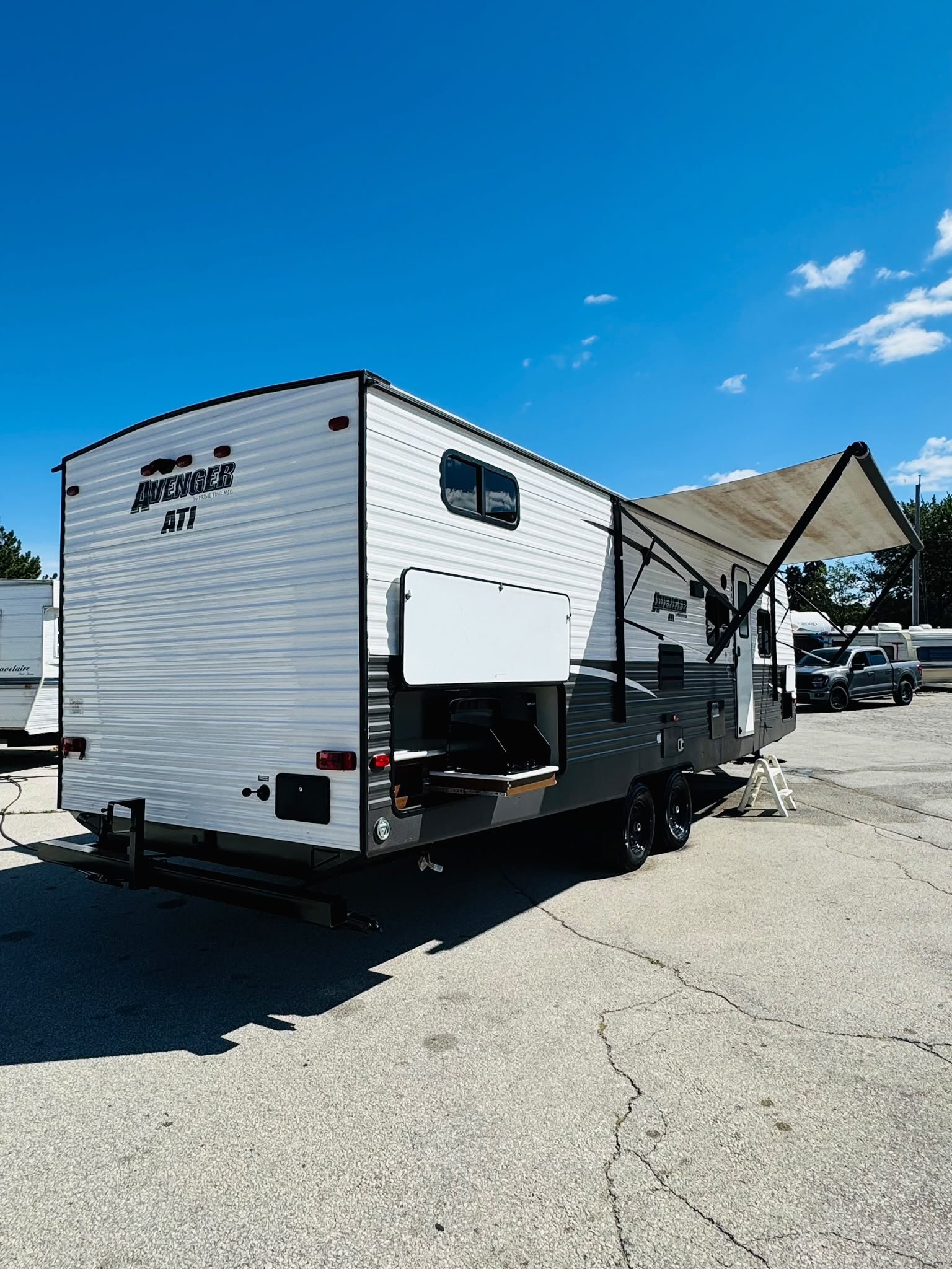 2019 FOREST RIVER AVENGER 29RBS