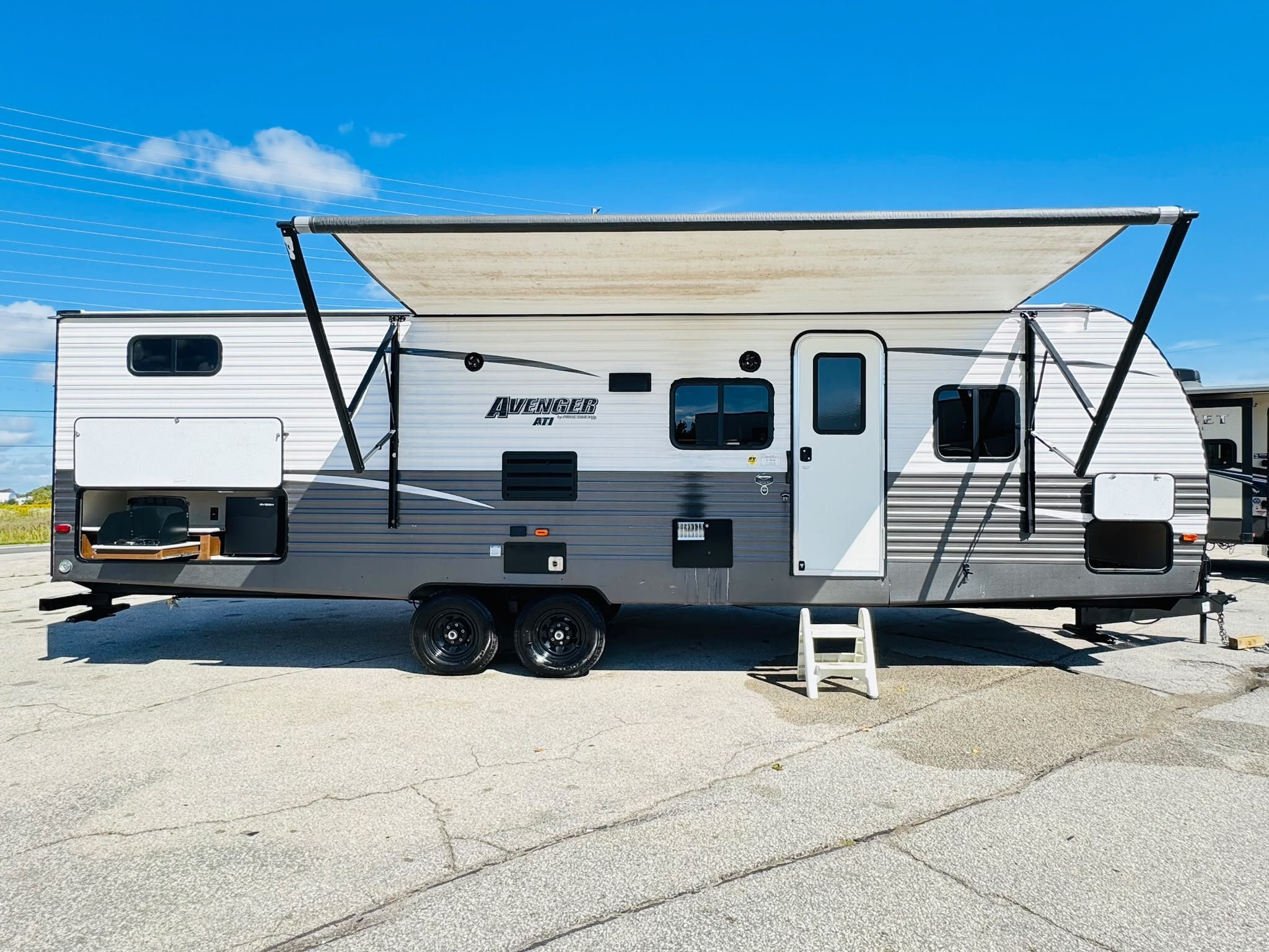 2019 FOREST RIVER AVENGER 29RBS