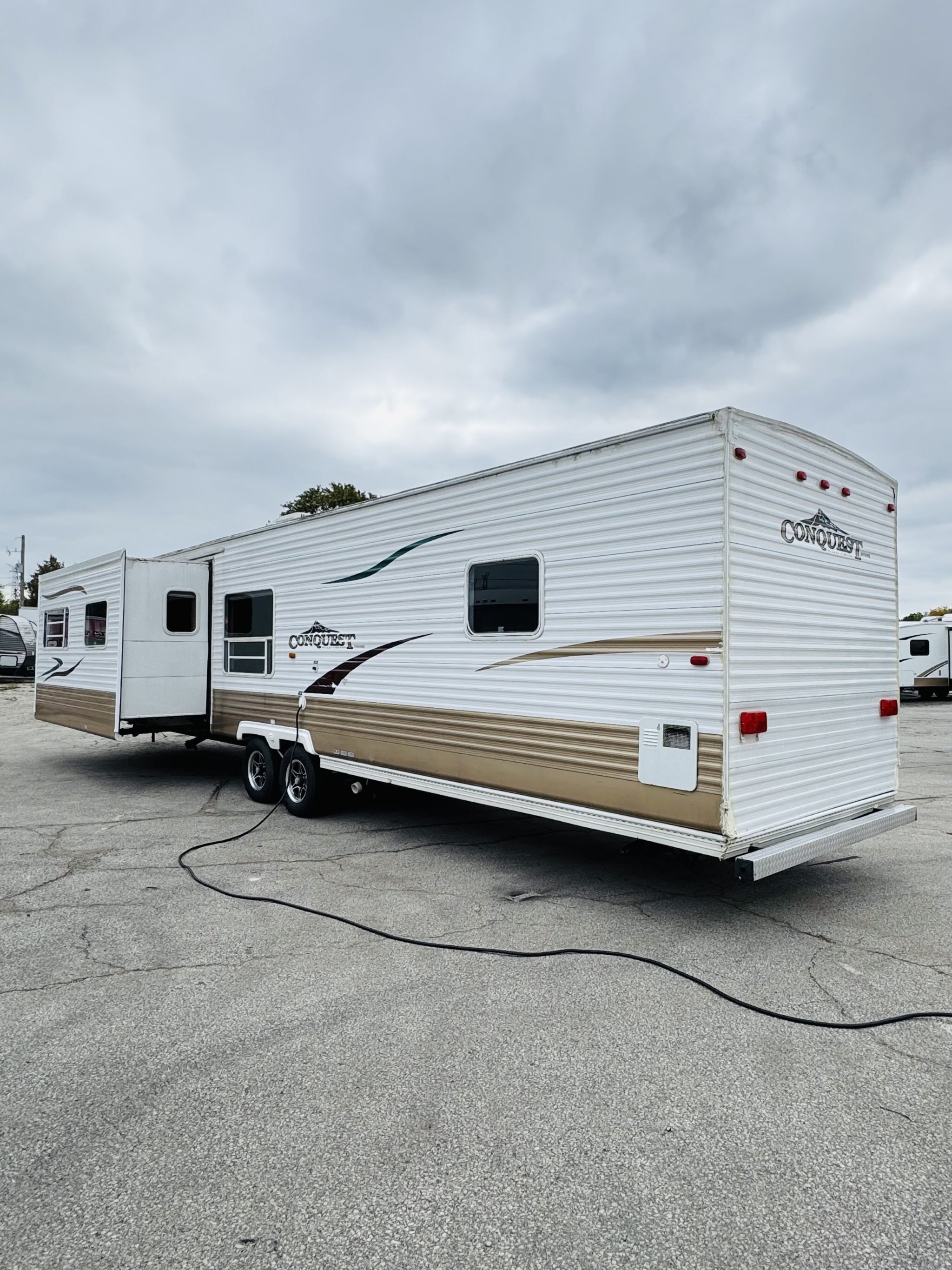 2006 CONQUEST C38DLS