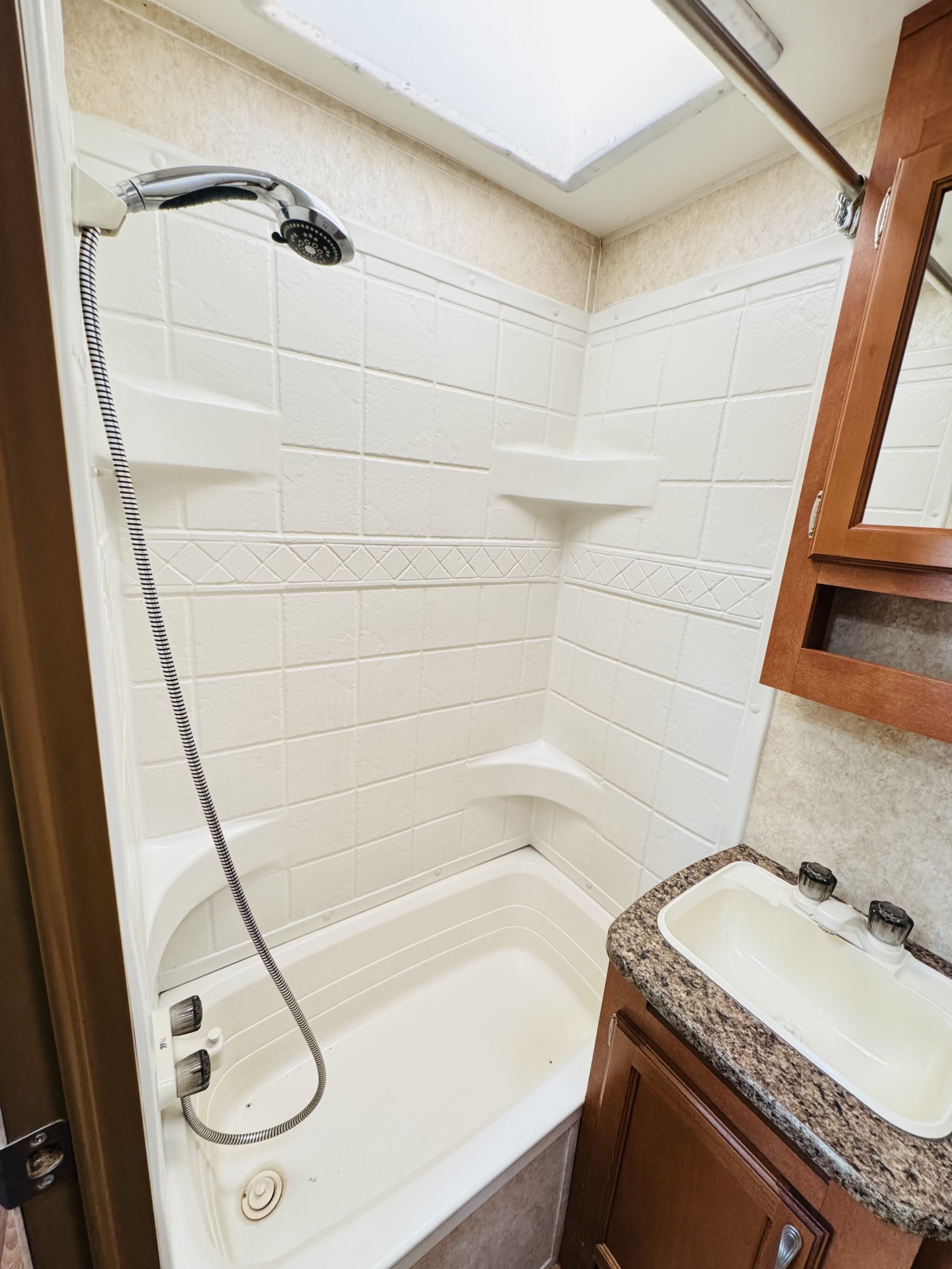 2013 GULFSTREAM KINGSPORT 301TB