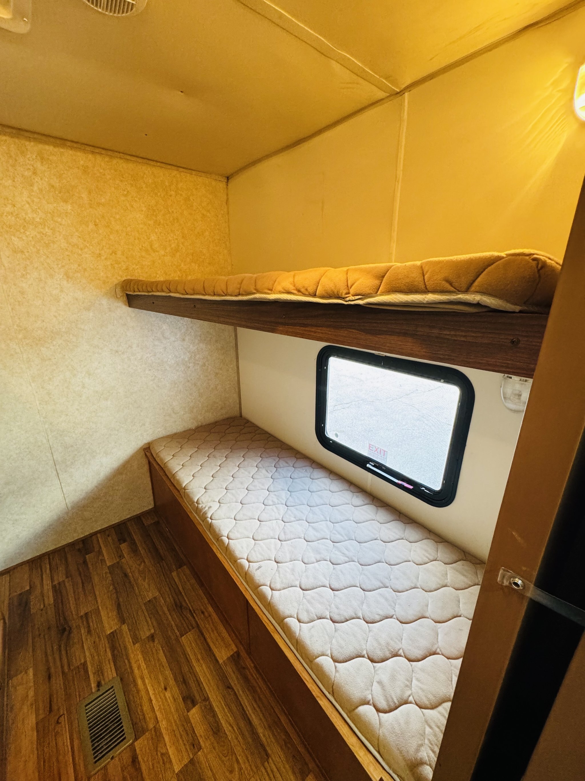 2013 GULFSTREAM KINGSPORT 301TB