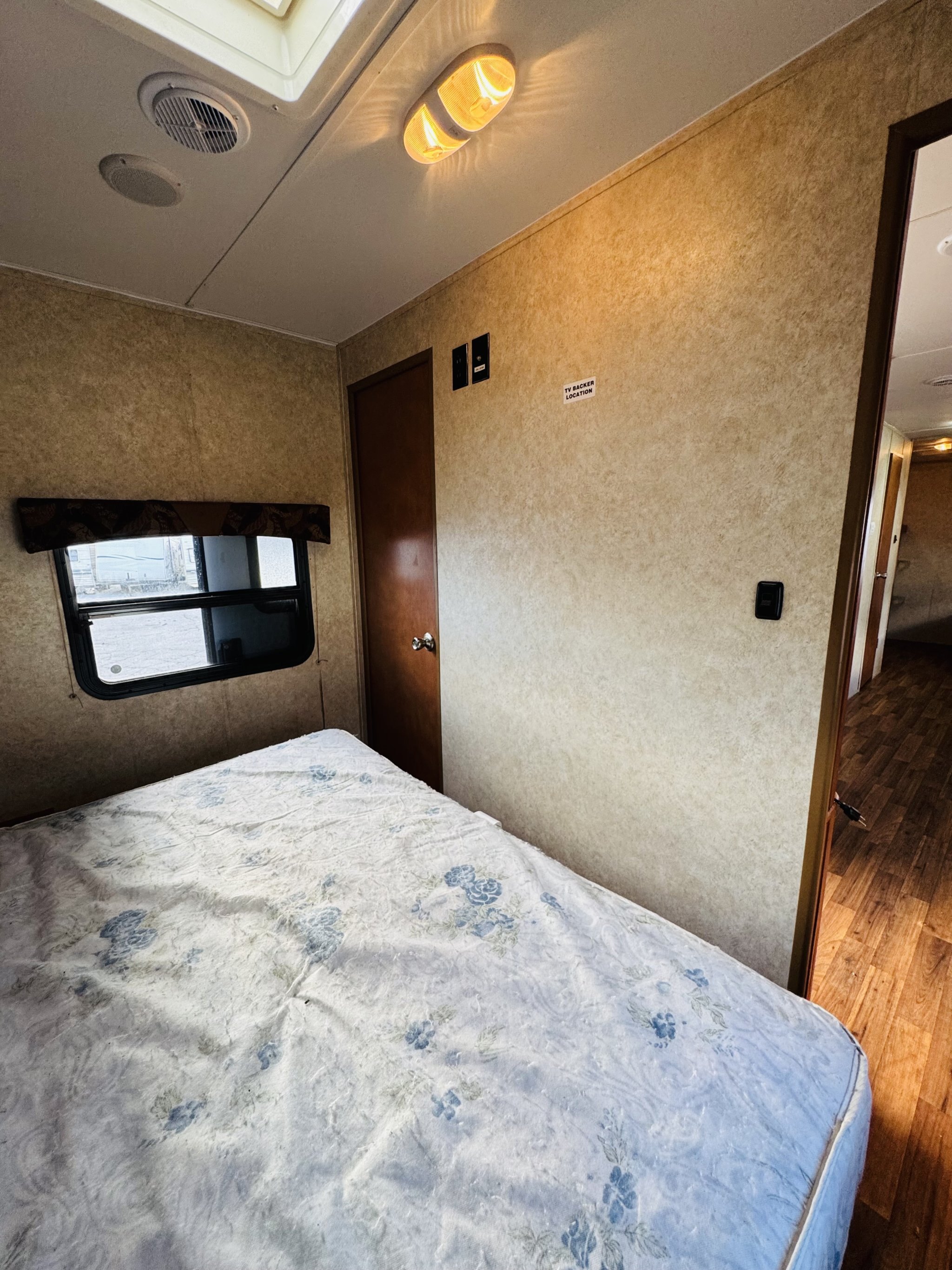 2013 GULFSTREAM KINGSPORT 301TB