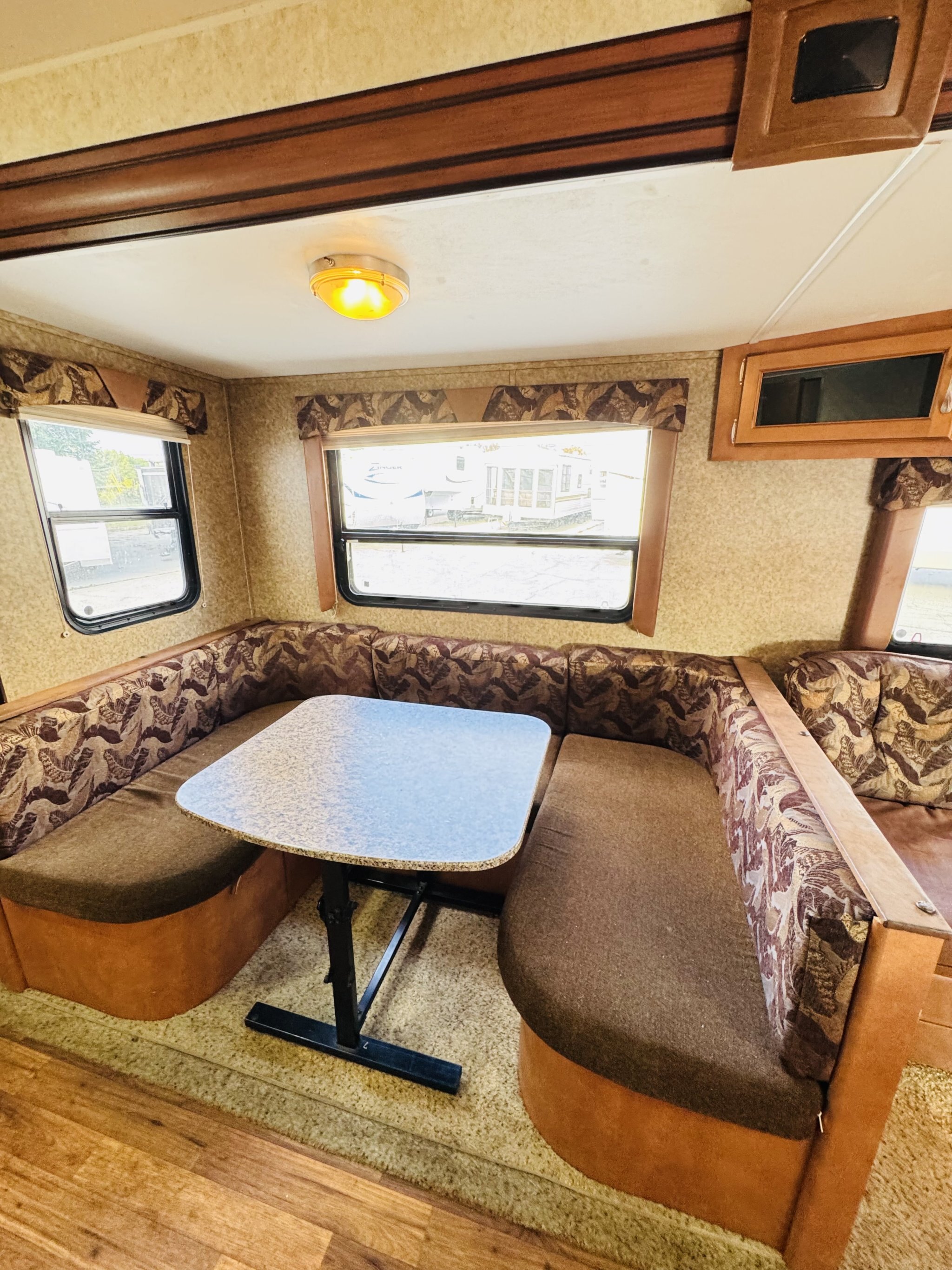 2013 GULFSTREAM KINGSPORT 301TB