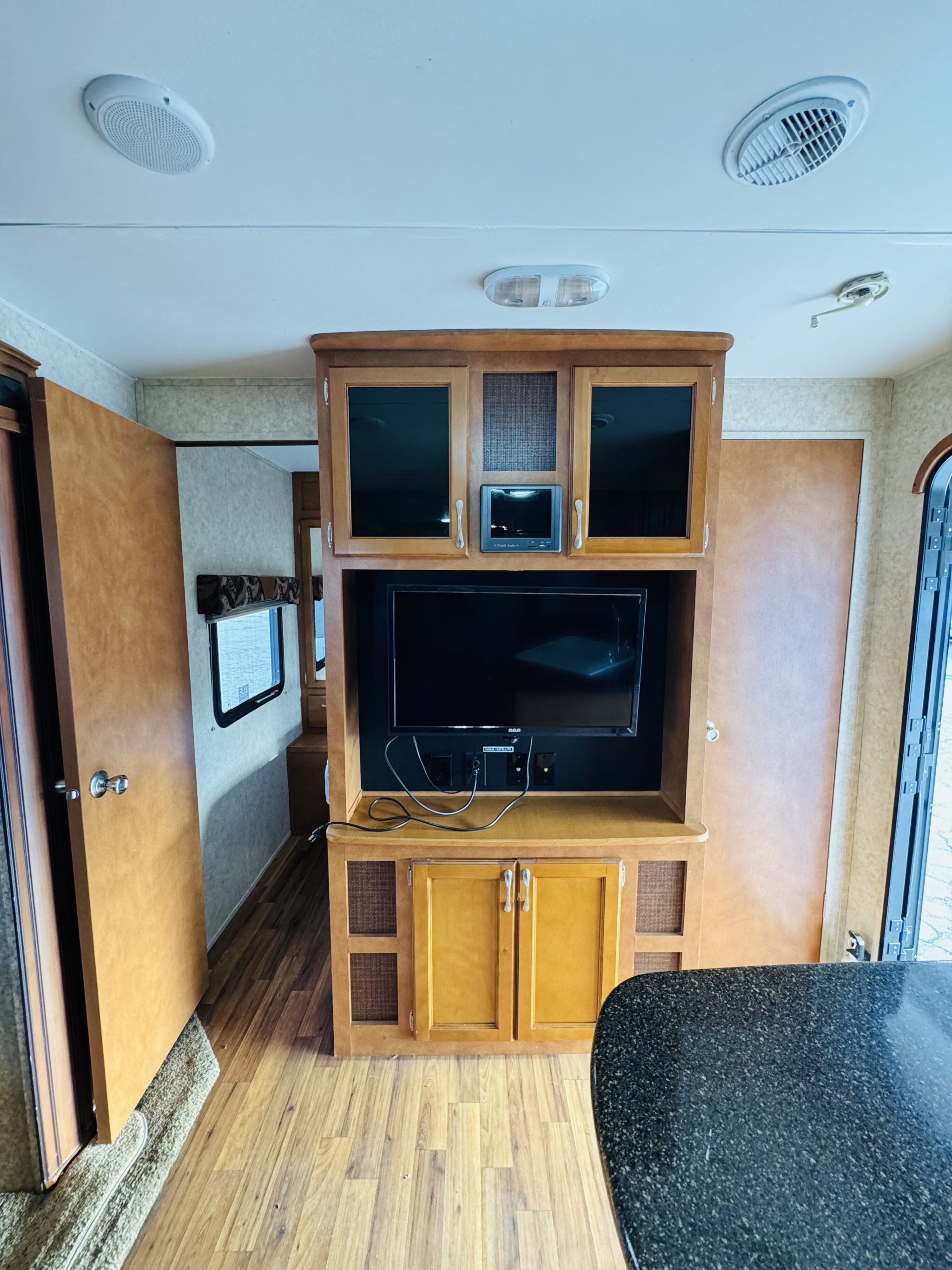 2013 GULFSTREAM KINGSPORT 301TB