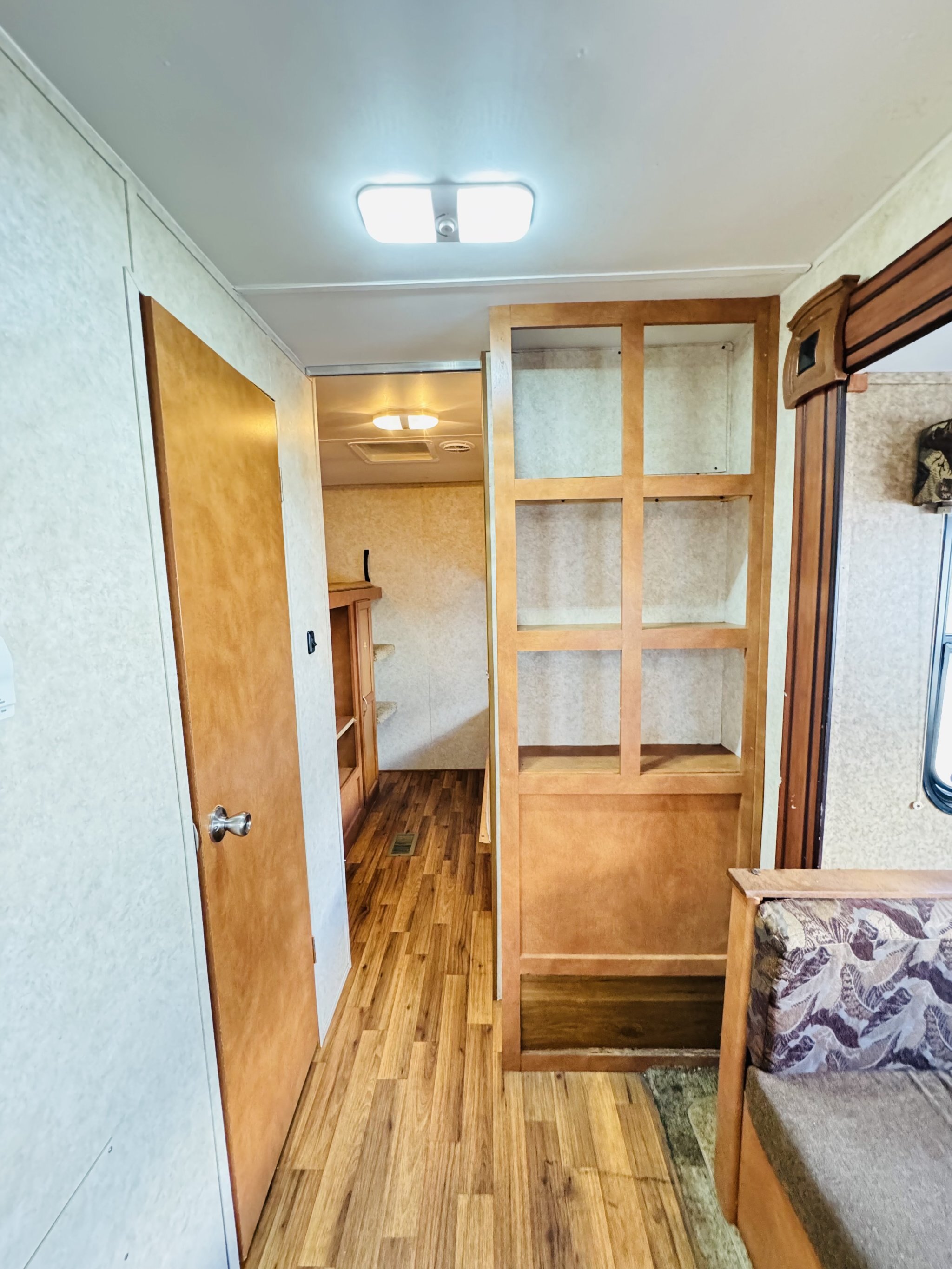 2013 GULFSTREAM KINGSPORT 301TB