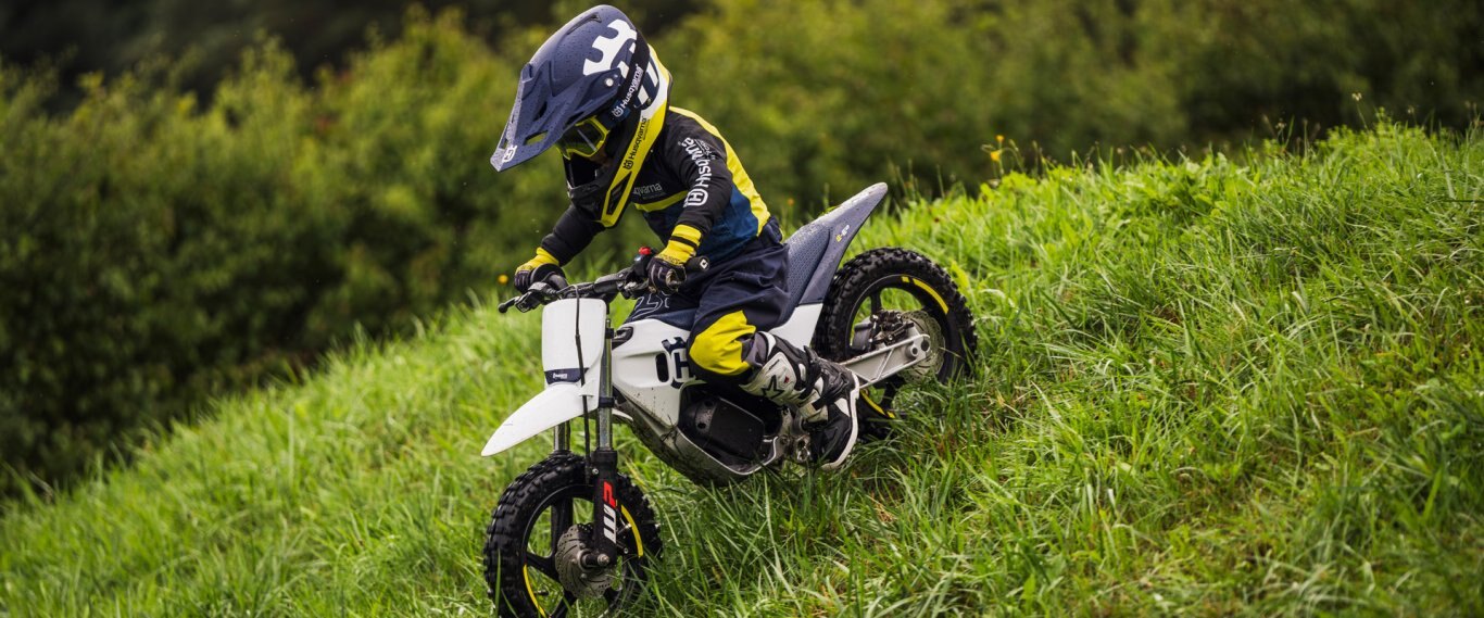 2025 Husqvarna EE 2 GREAT ELECTRIC MINI FUN VERY LIMITED TIS THE SEASON!!