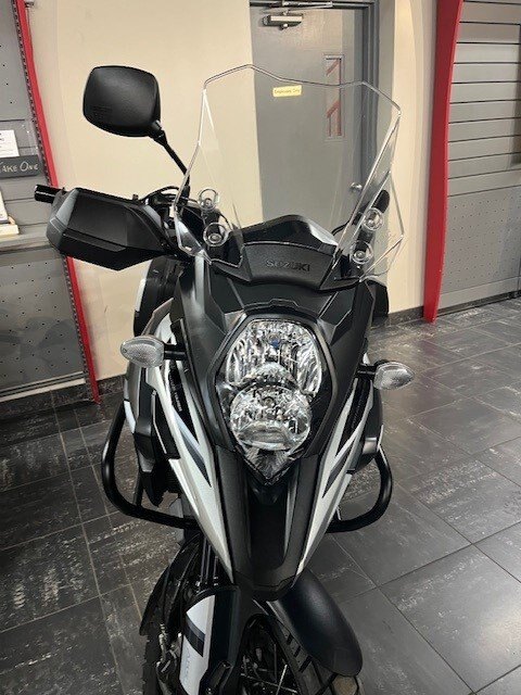 2018 VSTROM 1000 XT ECONOMICAL ADVENTURE TOURING FULLY CERTIFIED SPRING LAYAWAY $8599 PLUS HST