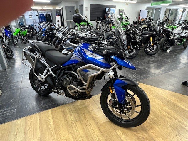 2023 Triumph Tiger 900 GT Pro CASPIAN BLUE ADDITIONAL ACCESSORIES CERTIFIED READY FOR SUMMER ADVENTURE $14999 PLUS HST