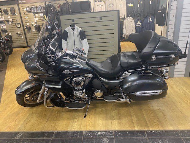 2021 Kawasaki VULCAN 1700 VOYAGER ABS SUPER CLEAN LIKE NEW CERTIFIED READY FOR LATE SUMMER FALL TOURING $13999 PLUS HST