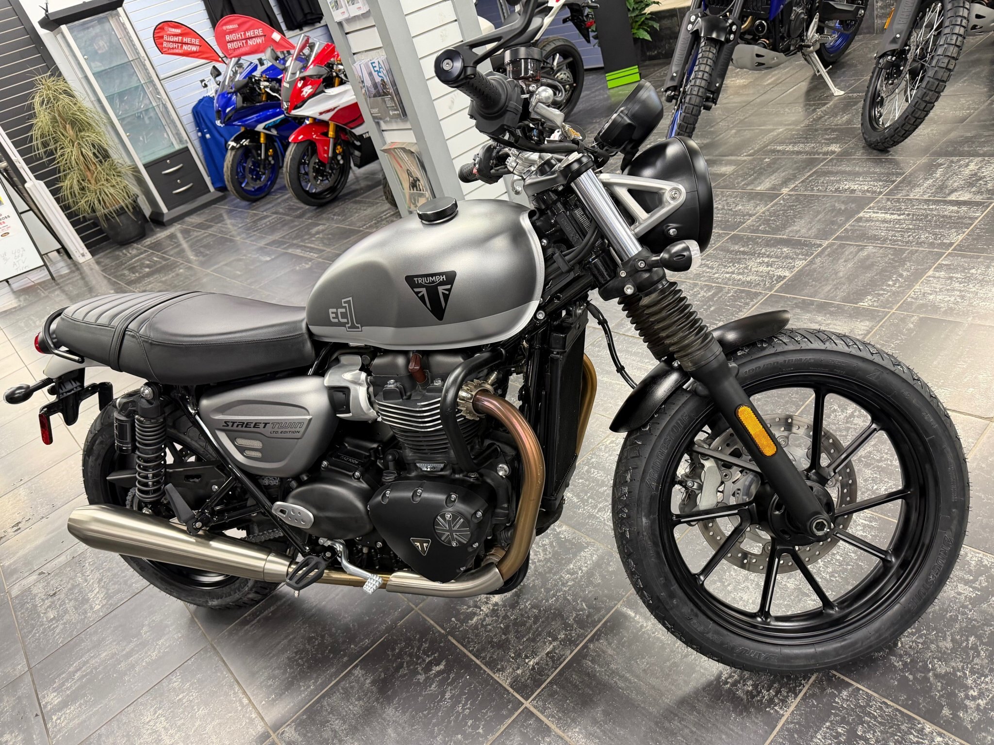 2022 Triumph STREET TWIN EC1 LIMITED EDITION 900CC CERTIFIED READY TO RIDE CASH PRICE $7999 PLUS HST