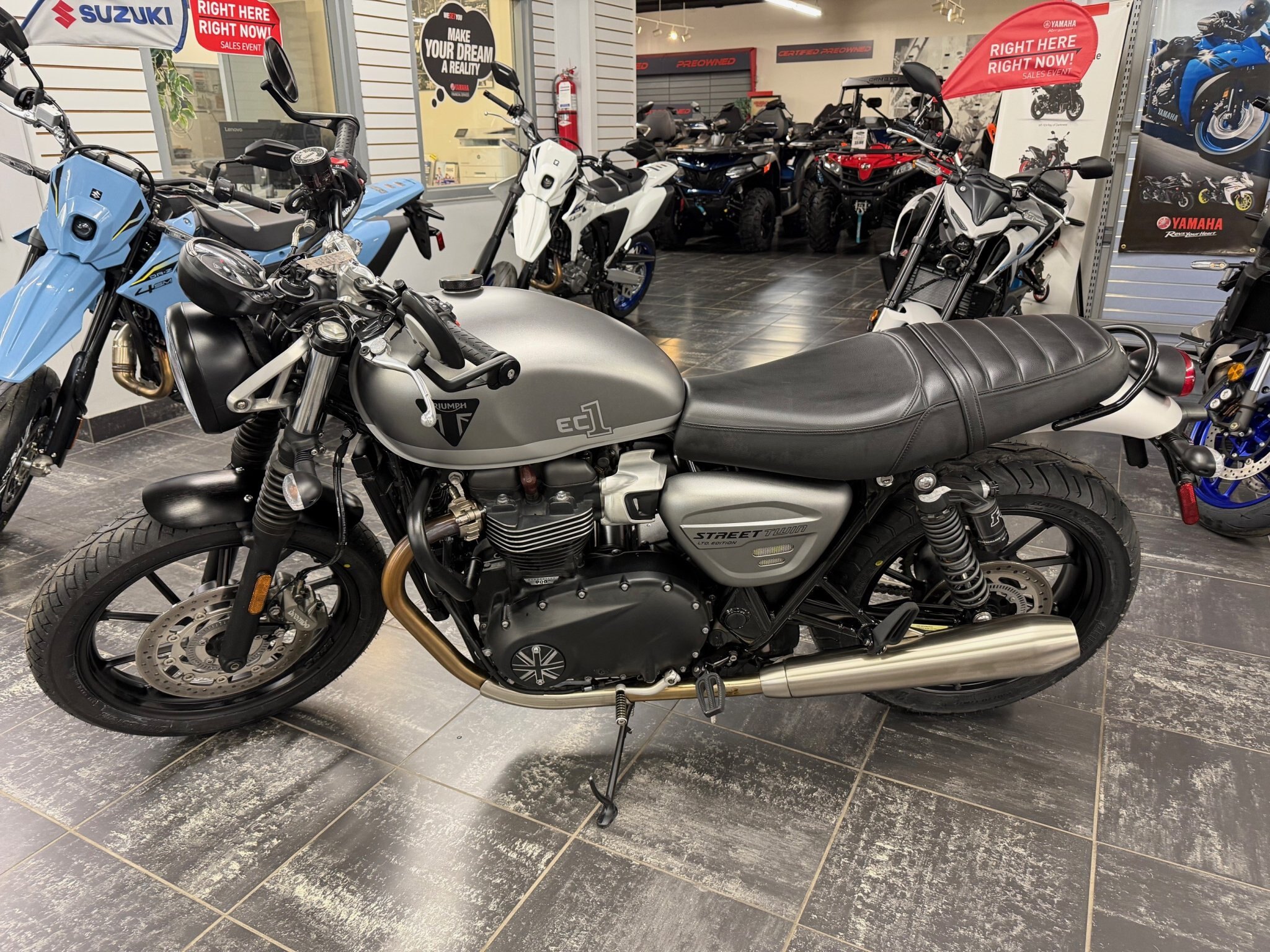 2022 Triumph STREET TWIN EC1 LIMITED EDITION 900CC CERTIFIED READY TO RIDE CASH PRICE $7999 PLUS HST