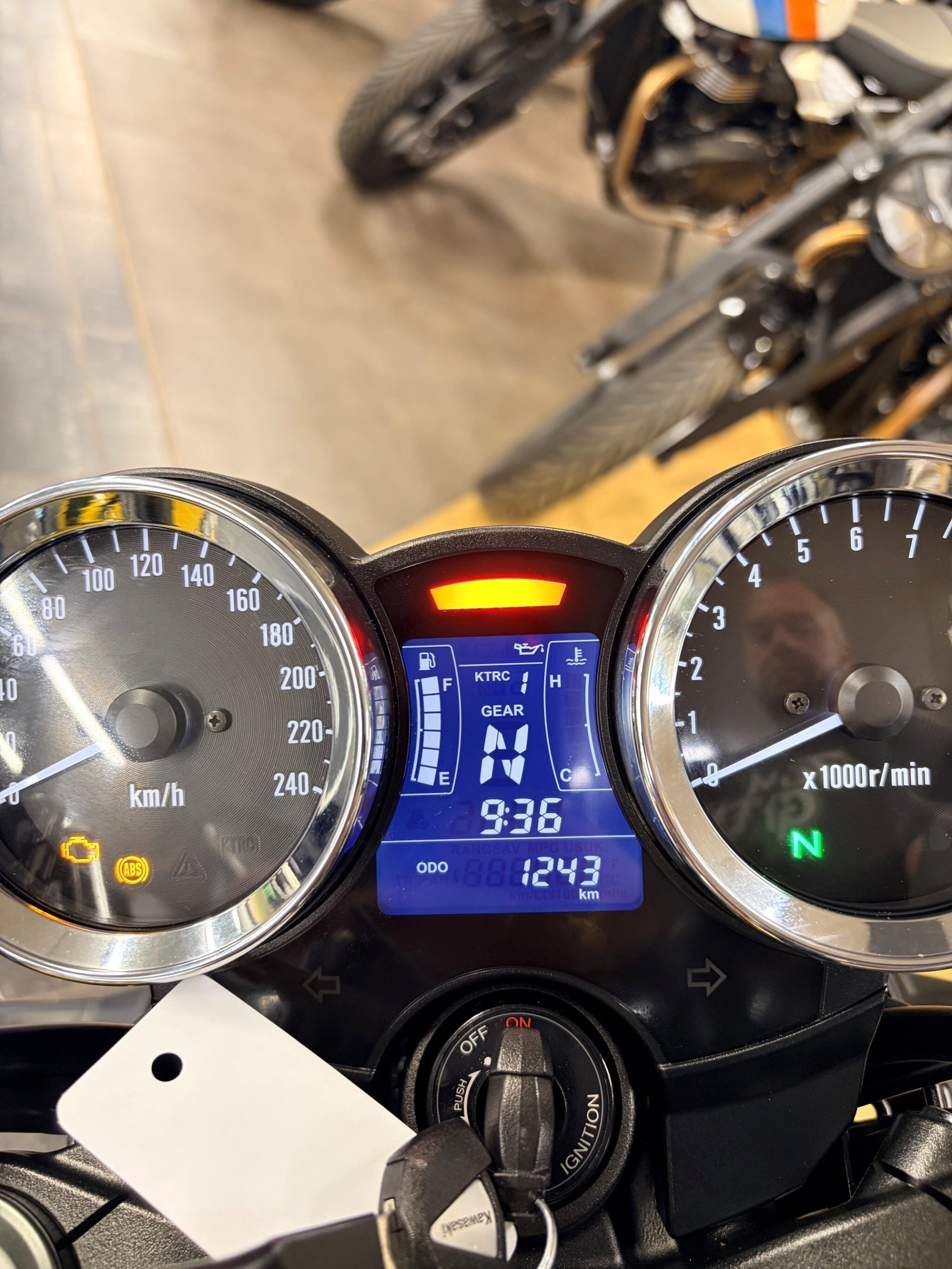 2024 Kawasaki Z900RS YELLOW BALL EDITION LIKE NEW VERY RARE ZR900 RETRO CASH PRICING CERTIFED READY TO RIDE