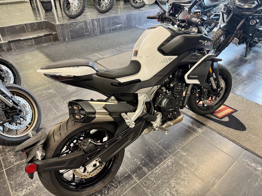 2024 CFMOTO Naked 800NK Nebula White SO MANY FEATURES CHECK THEM OUT TODAY CASH REBATED $7499 PLUS HST