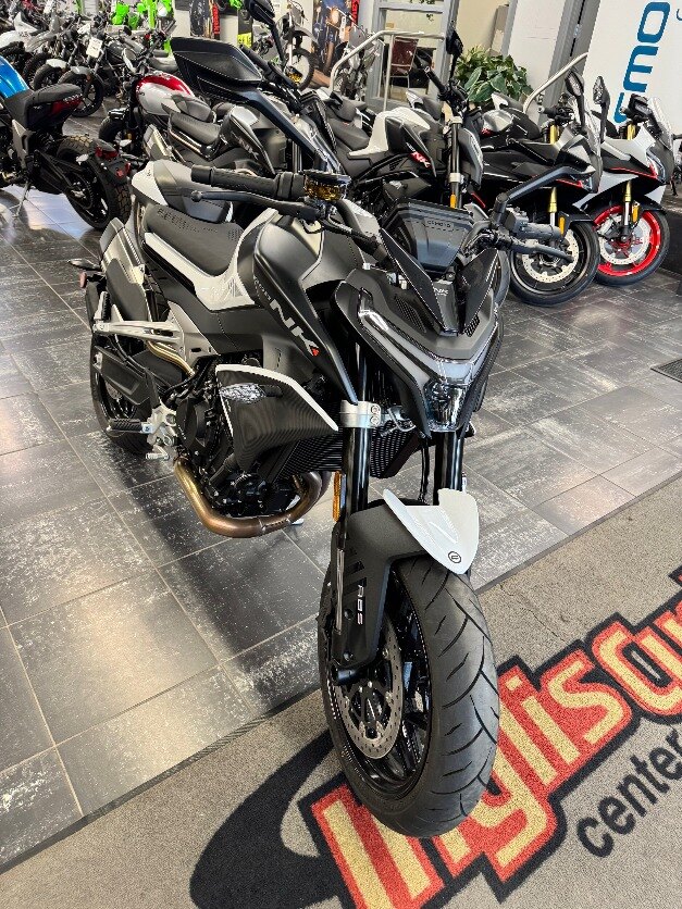 2024 CFMOTO Naked 800NK Nebula White SO MANY FEATURES CHECK THEM OUT TODAY CASH REBATED $7499 PLUS HST