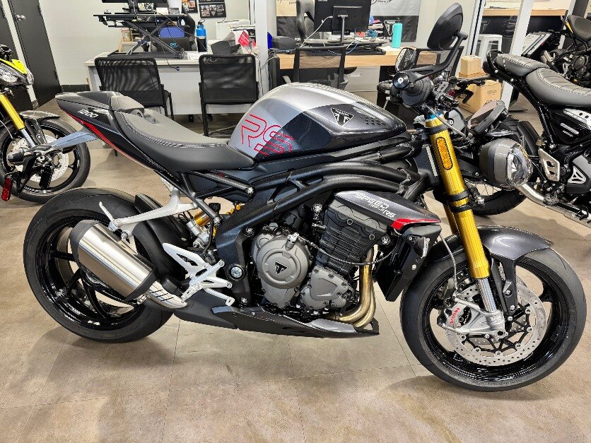 2025 SPEED TRIPLE RS ALL NEW FEATURES AND PERFORMANCE THE NAKED SPORT CLASS LEADER ONE ONLY YOU HAVE TO SEE THIS BIKE