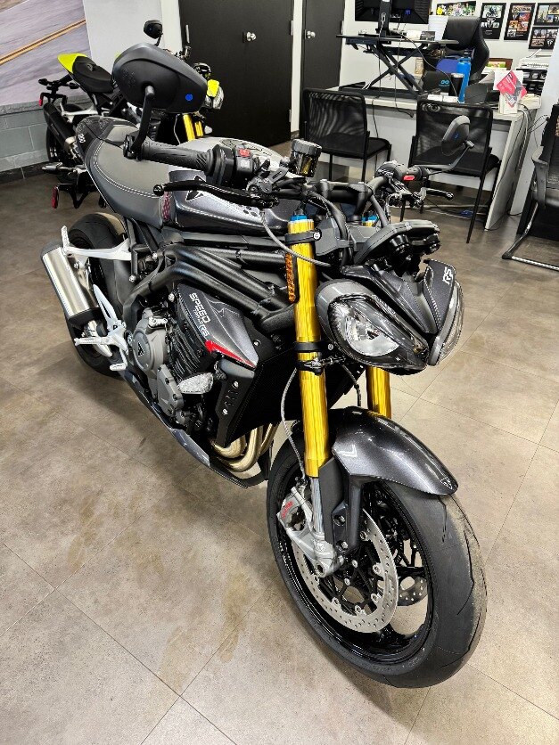 2025 SPEED TRIPLE RS ALL NEW FEATURES AND PERFORMANCE THE NAKED SPORT CLASS LEADER ONE ONLY YOU HAVE TO SEE THIS BIKE