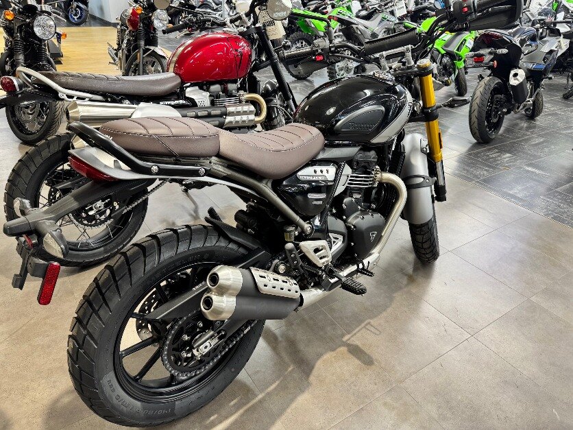 2025 Triumph SCRAMBLER 400 X PHANTOM BLACK / SILVER ICE MID SIZE CLASSIC FUN!!!