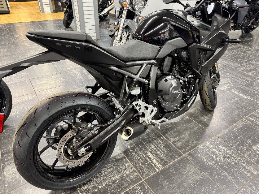 2025 Suzuki GSX 8R METALLIC MATTE BLACK DECEMBER CASH PRICE SPRING LAYAWAY $10999 PLUS HST