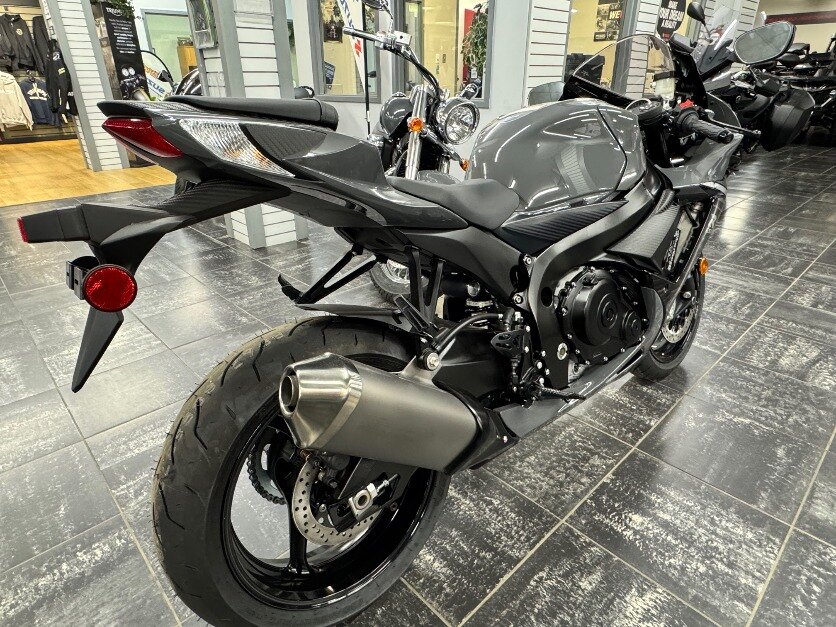 2025 GSXR600M5 GREY/BLACK DECEMBER CASH PRICE SPRING LAYAWAY $12499 PLUS HST