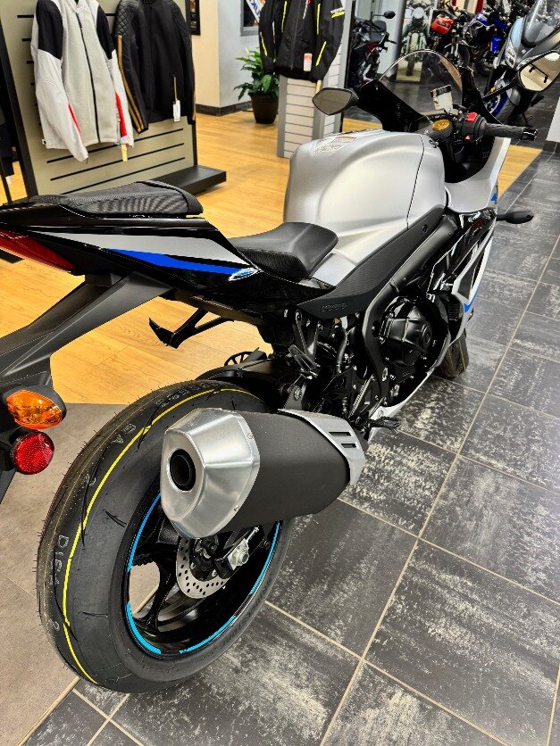 2025 GSXR1000AM5 MATTE SILVER LIMITED LAST ONE DECEMBER CASH SALE SPRING LAYAWAY $19499 PLUS HST