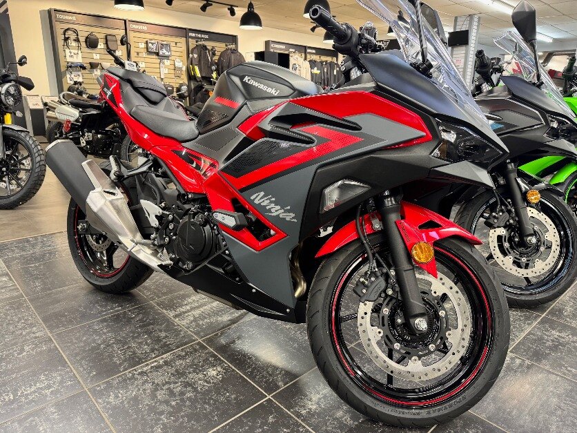 は Kawasaki | Ingliscycle | London, ON | 519-455-3840