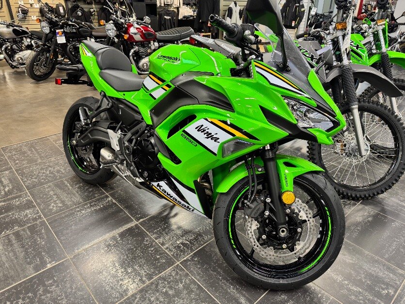 2025 Kawasaki NINJA 650 KRT EDITION LAST ONE!!! CASH PRICE $9499 PLUS HST PLUS FREE 1 YR KPP AND 6.29% OAC FINANCING