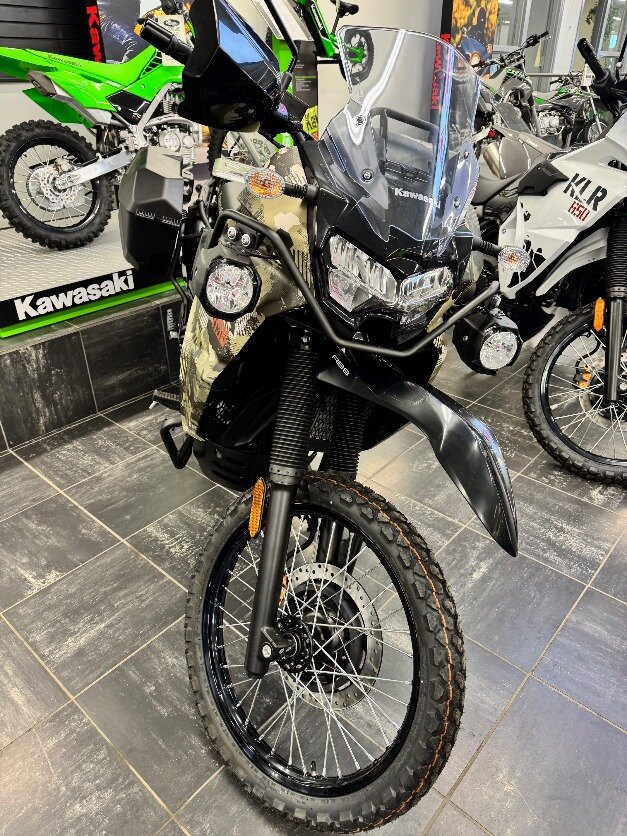 2025 Kawasaki KLR650 ADVENTURE MANY STD. FEATURES CASH PRICE $10399 PLUS HST PLUS FREE 1 YR KPP AND 6.29% OAC FINANCING