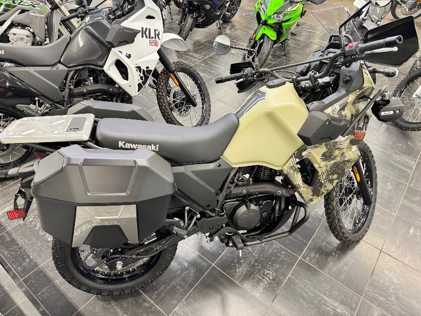 2025 Kawasaki KLR650 ADVENTURE MANY STD. FEATURES CASH PRICE $10399 PLUS HST PLUS FREE 1 YR KPP AND 6.29% OAC FINANCING