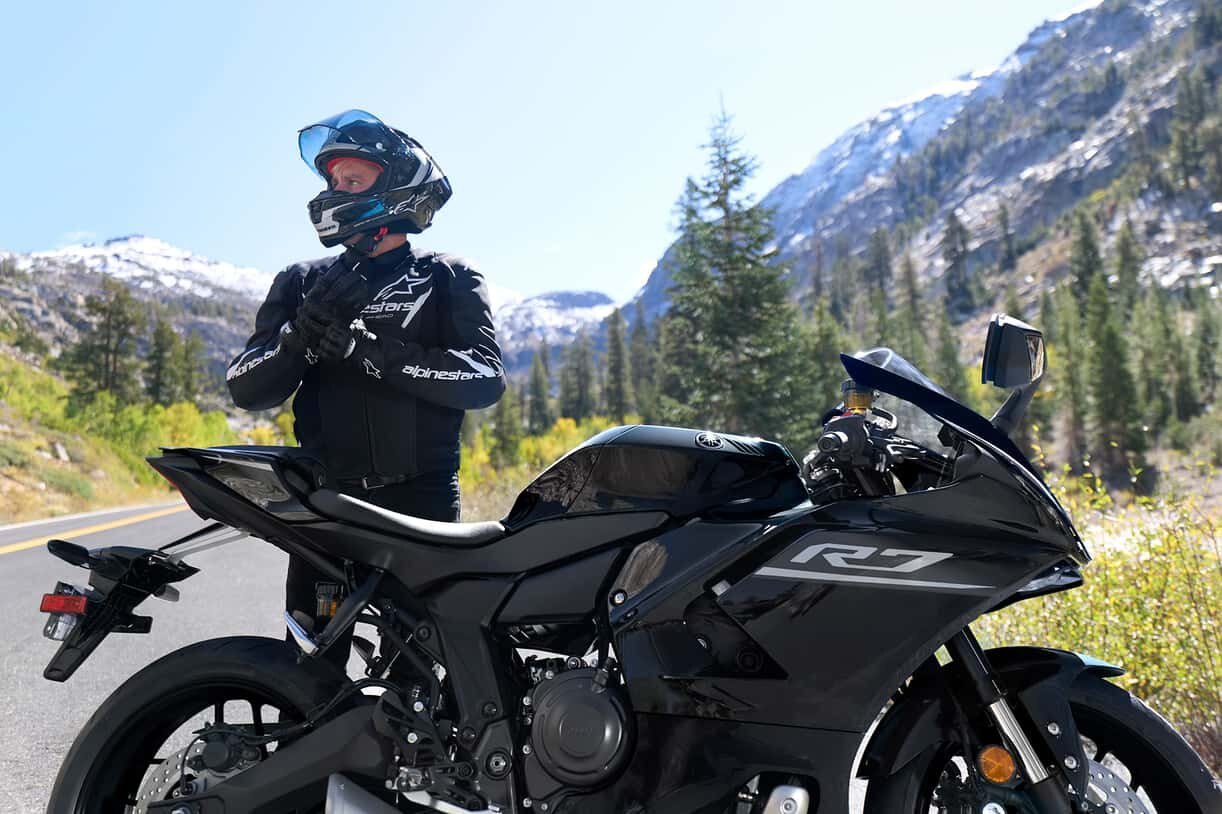 2026 Yamaha YZF R7 Raven Black