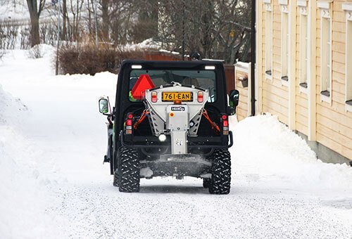 HillTip IceStriker™ Sand & Salt spreader