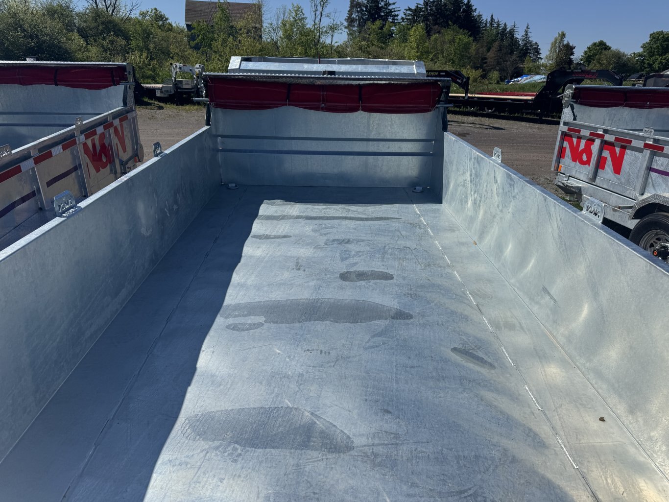 N&N 7 Ton Gooseneck Dump Trailer