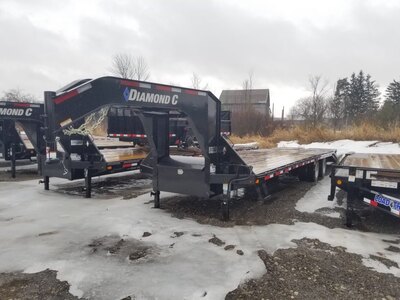 Diamond C 25+5 GN Equipment Trailer
