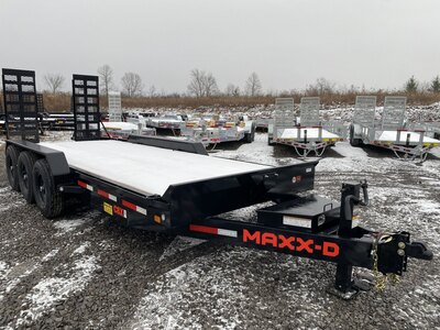 MAXX D 20' Tri Axle Equipment Trailer