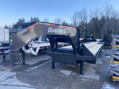 DIAMOND C 40' HYDRAULIC DOVE 40K PKG TRAILER
