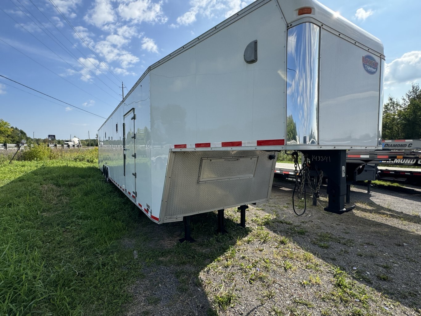 UNITED 50' Tri Axle Enclosed Car Hauler