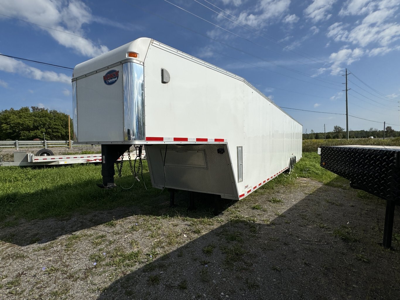 UNITED 50' Tri Axle Enclosed Car Hauler