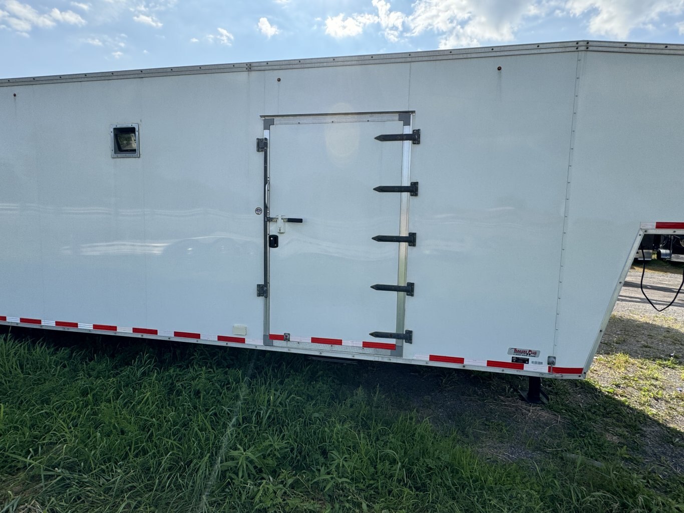 UNITED 50' Tri Axle Enclosed Car Hauler