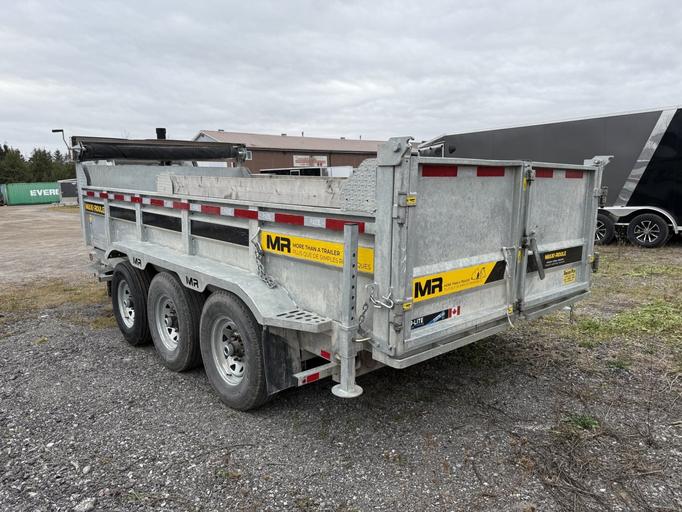 MAXI ROULE 16' GN TRIAXLE DUMP TRAILER