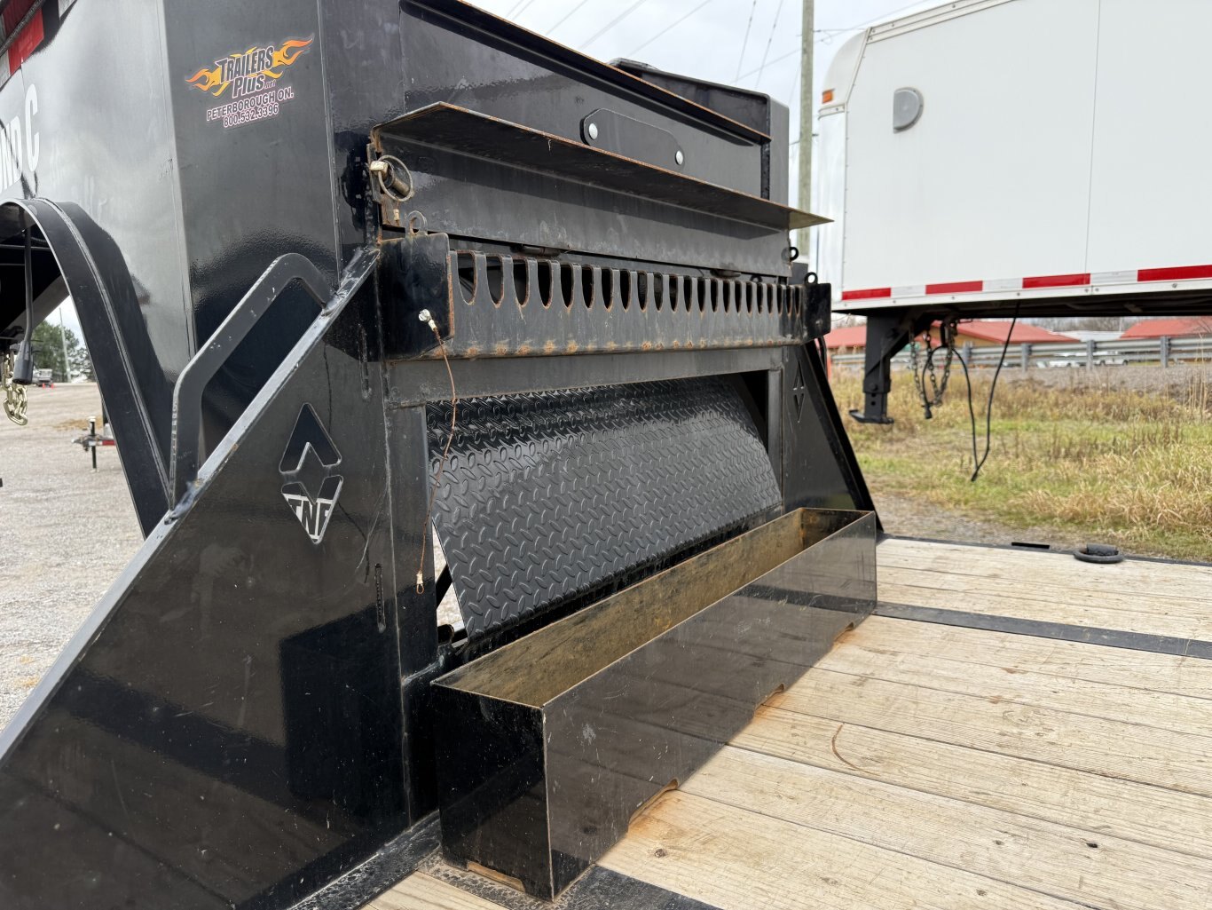 DIAMOND C 40' GN EQUIPMENT TRAILER