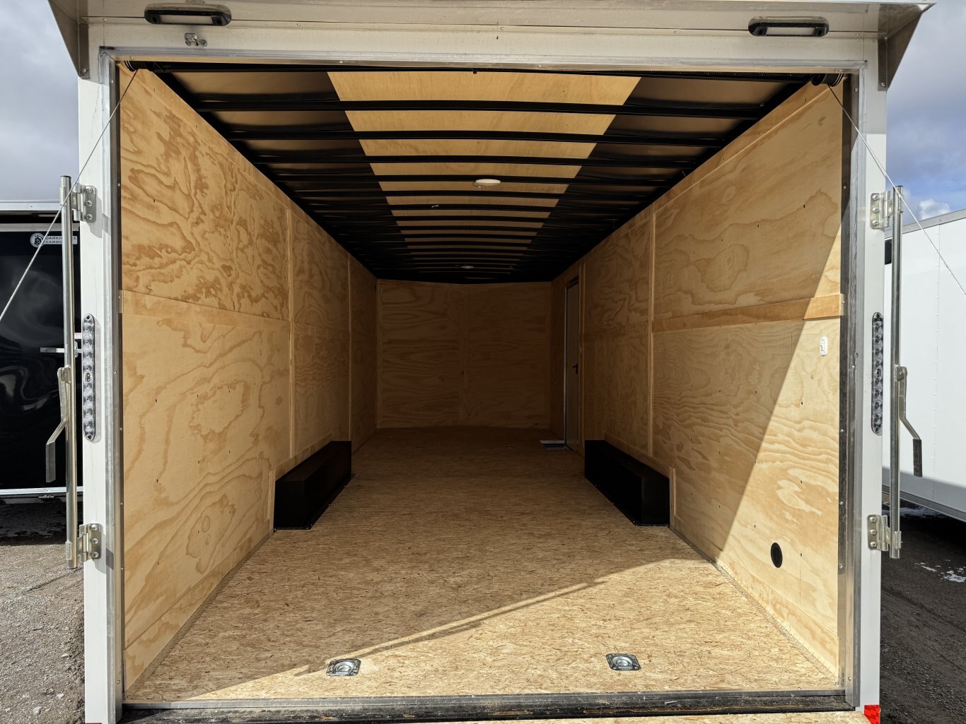 DARKHORSE 24' CAR HAULER