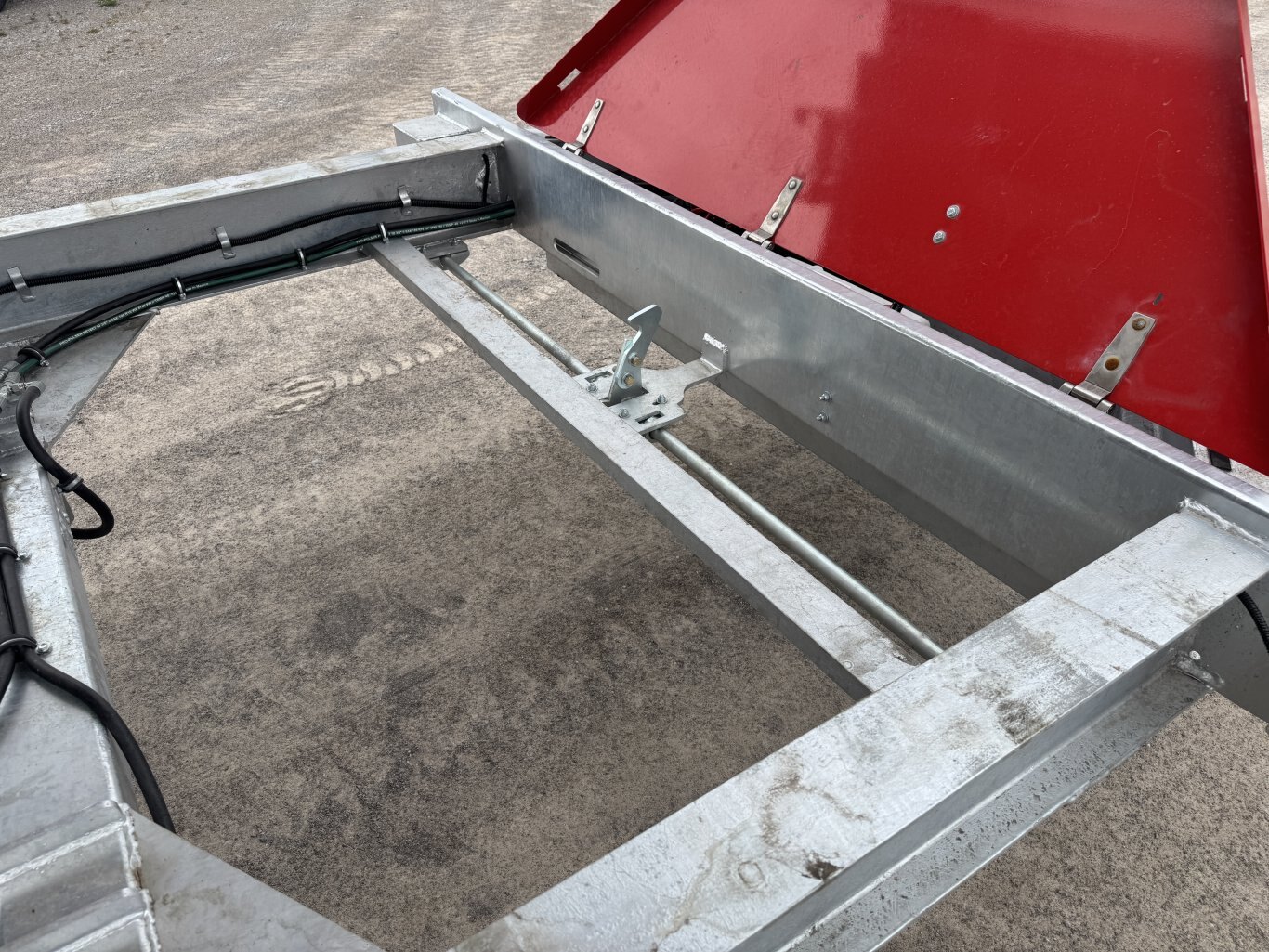 2025 N&N 24' DECKOVER TILT TRAILER