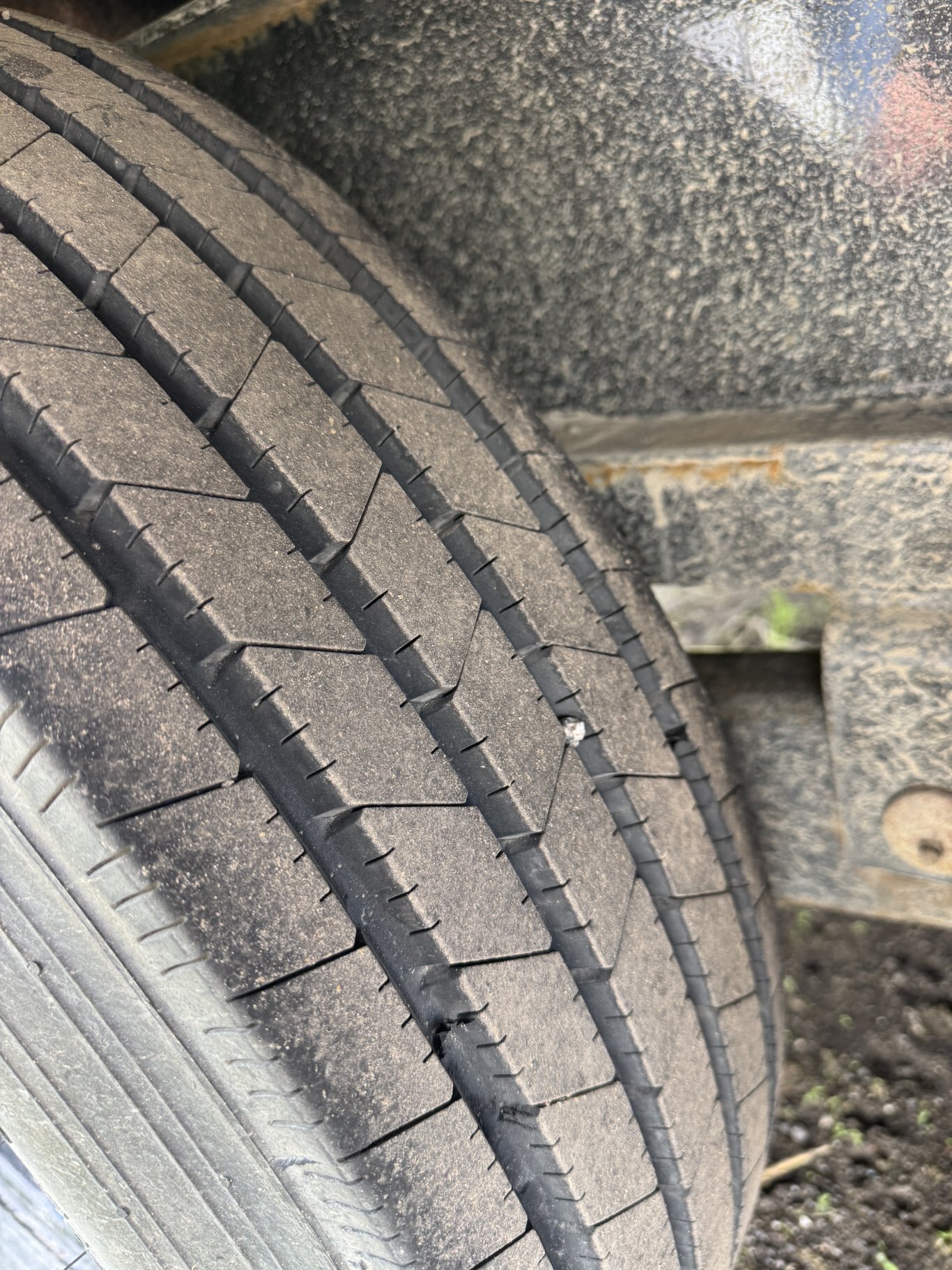 2022 DIAMOND C 26' EQUIPMENT TRAILER