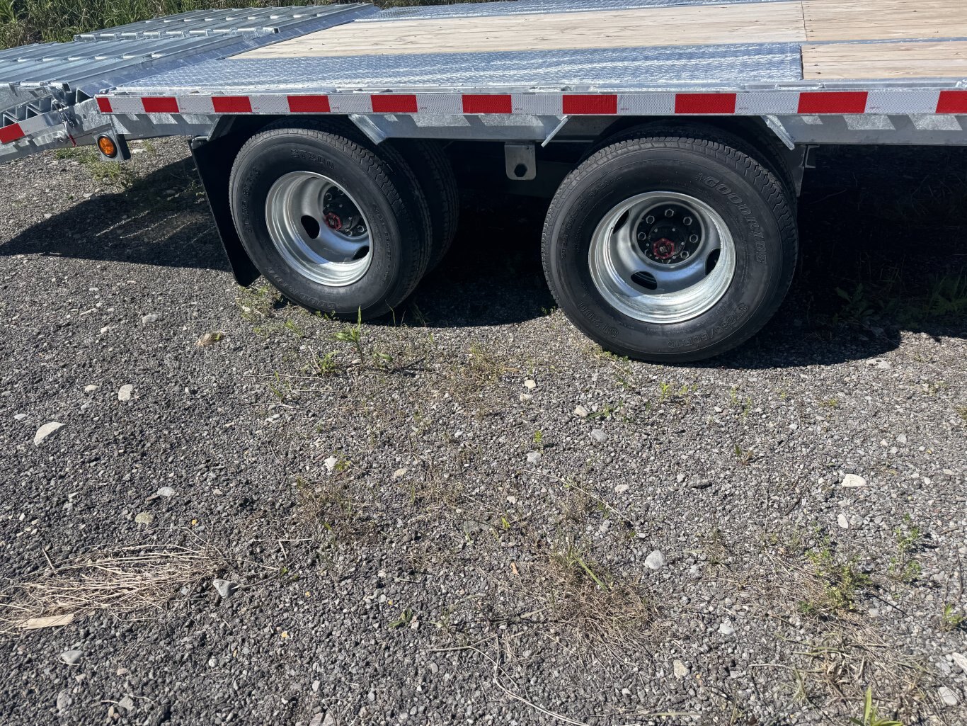 2025 ONE SIXTEEN 25' GN EQUIPMENT TRAILER