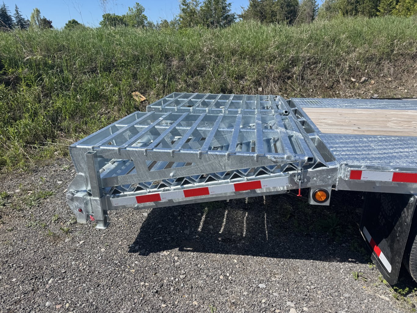 2025 ONE SIXTEEN 25' GN EQUIPMENT TRAILER