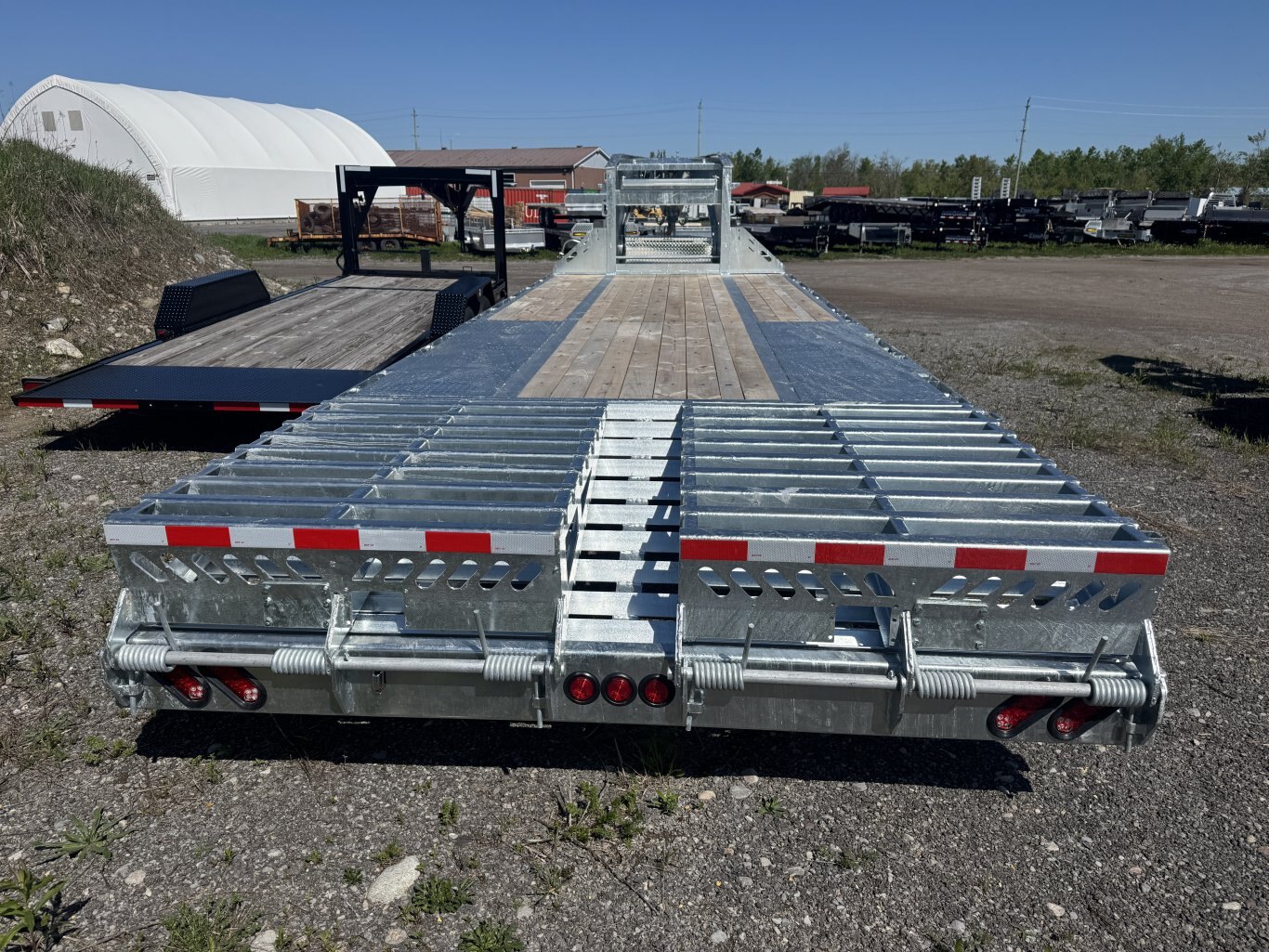 2025 ONE SIXTEEN 25' GN EQUIPMENT TRAILER