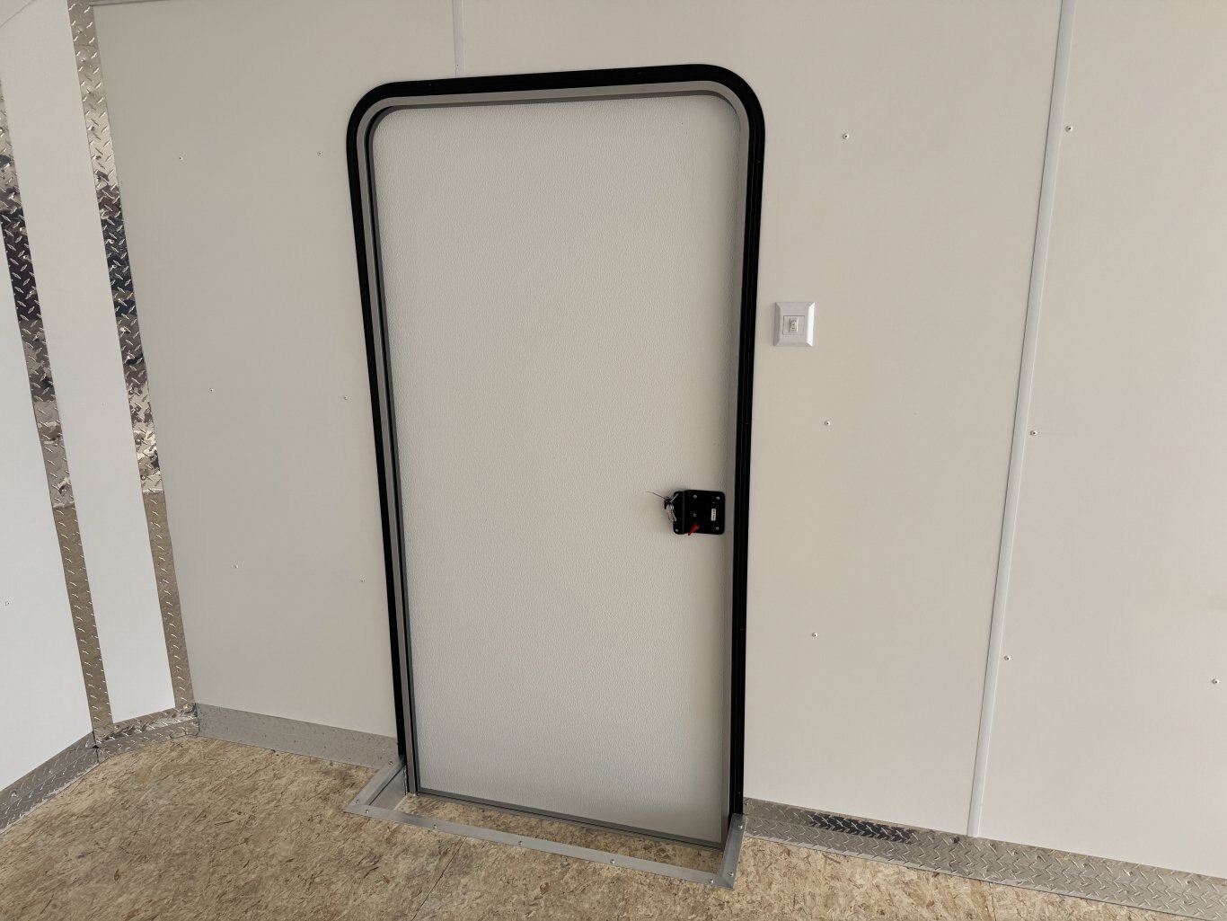 2026 LEGEND 24' ENCLOSED TRAILER