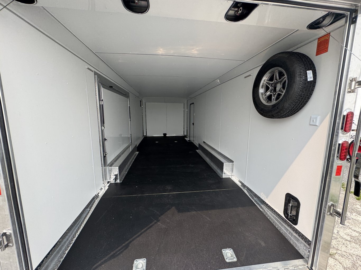 2026 LEGEND 24' ENCLOSED TRAILER