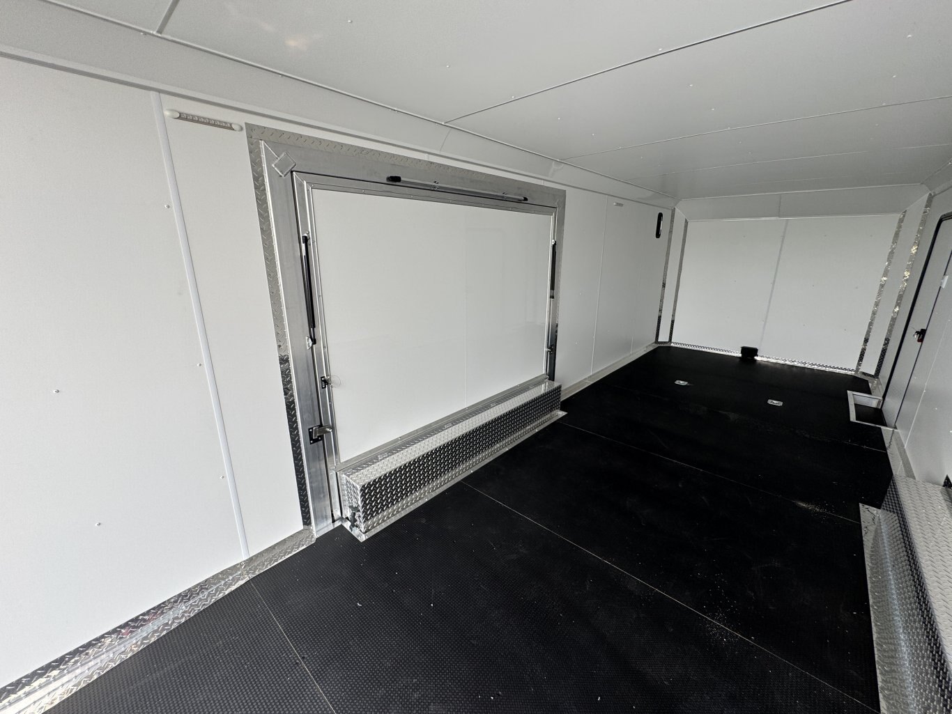 2026 LEGEND 24' ENCLOSED TRAILER